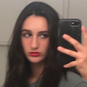 Meet your Posher, Ana